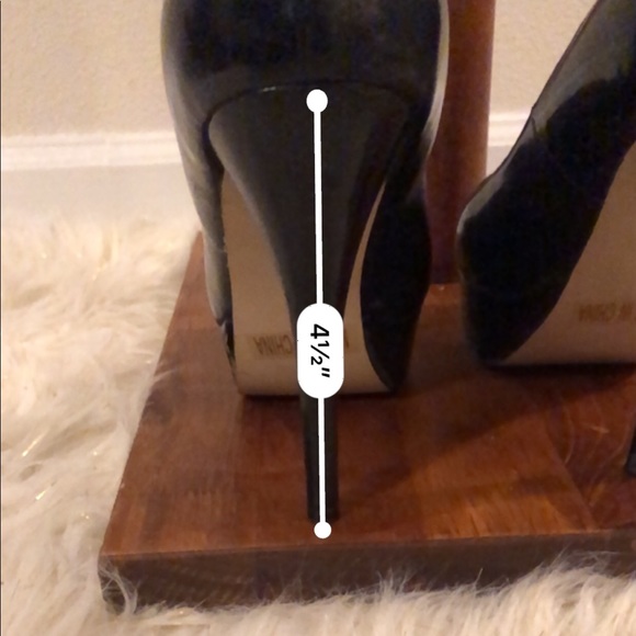 Black 4 1/2 in Heels - Picture 6 of 7